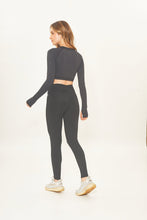 Ladda in bilden i gallerivisningen, Model Back: Uv Line Fitness-Shorts Legging Fit Aspen Black Upf50+
