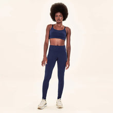 Ladda in bilden i gallerivisningen, Model Front: Uv Line Fitness-Shorts Legging Fit Aspen Navy Blue Upf50+