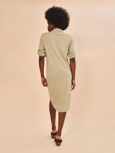 Ladda in bilden i gallerivisningen, Model Back: Uv Line Hemdblusenkleid Shirtdress Copenhagen Mescla Areia Upf50+
