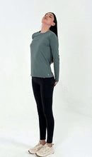 Ladda in bilden i gallerivisningen, Product Front: Uv Line Rashguard Longsleeve Fem New Fit Textura Verde Jade Upf50+