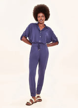 Ladda in bilden i gallerivisningen, Model Front: Uv Line Strandhosen Pants Fem Basic Navy Blue Upf50+