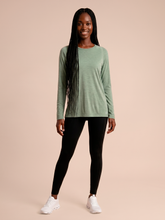 Ladda in bilden i gallerivisningen, Model Front: Uv Line Rashguard Longsleeve Fem New Fit Mix Grey Upf50+
