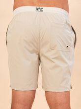 Ladda in bilden i gallerivisningen, Model Back: Uv Line Bermuda-Shorts Shorts Acqua Boxer Areia Upf50+