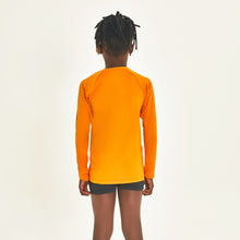 Ladda in bilden i gallerivisningen, Model Back: Uv Line Rashguard Longsleeve Uprpo Inf Amarelo Queimado Upf50+