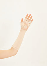 Ladda in bilden i gallerivisningen, Model Back: Uv Line Handschuhe Long Gloves Uni Beige Upf50+

