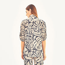 Ladda in bilden i gallerivisningen, Model Back: Uv Line Strandtop Shirt Copa Costela Off White Upf50+
