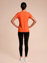 Ladda in bilden i gallerivisningen, Model Back: Uv Line Strandtop T-Shirt Uvpro Fem Pitanga Upf50+
