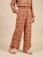 Ladda in bilden i gallerivisningen, Gallery: Uv Line Strandhosen Pants Meia Lua Tie Dye Pitanga Upf50+
