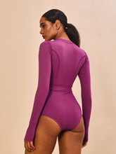 Ladda in bilden i gallerivisningen, Model Back: Uv Line Badeanzug Swimsuit Macae Magenta Upf50+
