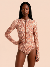 Ladda in bilden i gallerivisningen, Gallery: Uv Line Badeanzug Long Sleeve Swimsuit Macae Tie Dye Pitanga Upf50+

