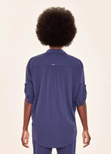 Ladda in bilden i gallerivisningen, Model Back: Uv Line Hemdblusenkleid Shirt Copa Navy Blue Upf50+
