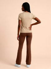 Ladda in bilden i gallerivisningen, Model Back: Uv Line Rashguard Longsleeve Fem New Fit Sand Upf50+

