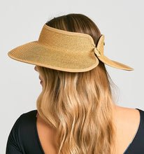 Ladda in bilden i gallerivisningen, Model Back: Uv Line Visor Visor Siena Imp Fem Wheat Upf50+
