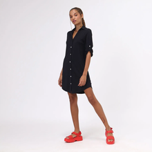 Ladda in bilden i gallerivisningen, Image 02: Uv Line Hemdblusenkleid Shirtdress Copenhagen Fem Black Upf50+
