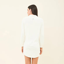 Ladda in bilden i gallerivisningen, Model Back: Uv Line Hemdblusenkleid Shirtdress Copenhagen Fem Off White Upf50+
