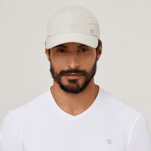 Ladda in bilden i gallerivisningen, Model Front: Uv Line Mützen Cap Uv Pro Masc Sand Upf50+
