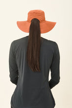 Ladda in bilden i gallerivisningen, Model Back: Uv Line Schlapphut San Diego Preto Caramelo Upf50+
