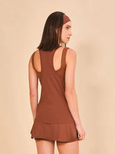 Ladda in bilden i gallerivisningen, Model Back: Uv Line Fitness-Top Regata Sport Color Fem Marrom Upf50+
