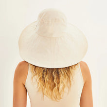 Ladda in bilden i gallerivisningen, Model Back: Uv Line Schlapphut Beverly Hills Areia Upf50+
