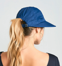 Ladda in bilden i gallerivisningen, Model Back: Uv Line Mützen Visor Nice Fem Navy Blue Upf50+
