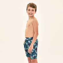 Ladda in bilden i gallerivisningen, Image 02: Uv Line Jungen-Badehose Shorts Aqua Hibiscus Kids Upf50+
