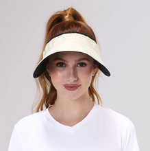 Ladda in bilden i gallerivisningen, Model Front: Uv Line Visor Visor Bali Fem Sand Black Upf50+
