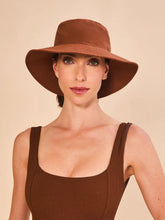 Ladda in bilden i gallerivisningen, Model Front: Uv Line Eimerhut Hat California Fem Cognac Upf50+
