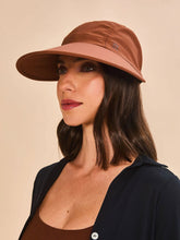 Ladda in bilden i gallerivisningen, Image 02: Uv Line Mützen Visor Capri Colors Nac Fem Coniac Upf50+
