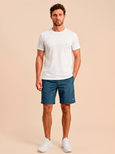 Ladda in bilden i gallerivisningen, Model Front: Uv Line Bermuda-Shorts Shorts New Fit Masc Steel Upf50+
