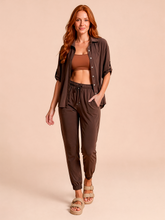 Ladda in bilden i gallerivisningen, Model Front: Uv Line Hemdblusenkleid Shirt Copa Brown Upf50+

