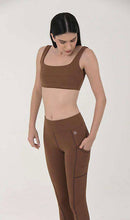 Ladda in bilden i gallerivisningen, Product Front: Uv Line Fitness-Shorts Legging Fit Aspen Brown Upf50+

