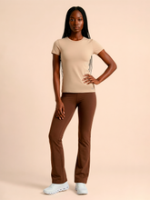 Ladda in bilden i gallerivisningen, Model Front: Uv Line Rashguard T-Shirt Fem New Fit Fem Sand Upf50+
