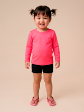Ladda in bilden i gallerivisningen, Model Front: Uv Line Rashguard Longsleeve Baby Pink Fluor Upf50+

