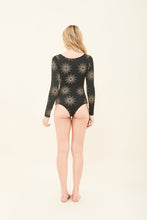 Ladda in bilden i gallerivisningen, Model Back: Uv Line Badeanzug Marina Shine Preto Malva
