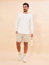 Ladda in bilden i gallerivisningen, Model Front: Uv Line Bermuda-Shorts Shorts Acqua Boxer Areia Upf50+

