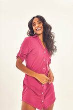 Ladda in bilden i gallerivisningen, Image 04: Uv Line Hemdblusenkleid Shirtdress Copenhagen Fem Fucsia Upf50+
