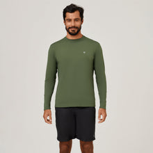 Ladda in bilden i gallerivisningen, Model Front: Uv Line Rashguard Longsleeve Uvpro Green Militar Upf50+
