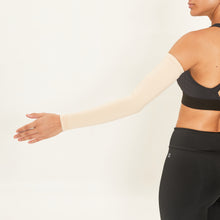 Ladda in bilden i gallerivisningen, Model Back: Uv Line Handschuhe Long Sleeve Beige Upf50+
