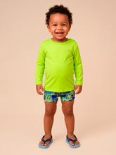 Ladda in bilden i gallerivisningen, Model Front: Uv Line Rashguard Longsleeve Baby Yellow Fluor Upf50+
