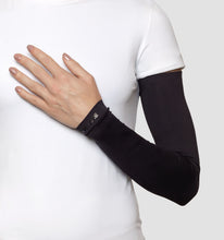 Ladda in bilden i gallerivisningen, Model Front: Uv Line Handschuhe Long Sleeve Black Upf50+
