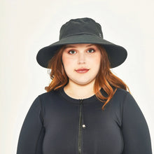 Ladda in bilden i gallerivisningen, Model Front: Uv Line Schlapphut Hat Lyon Nac L Fem Black Upf50+
