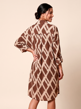 Ladda in bilden i gallerivisningen, Model Back: Uv Line Hemdblusenkleid Shirtdress Ipanema Diamond Upf50+
