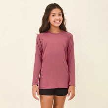 Ladda in bilden i gallerivisningen, Model Front: Uv Line Rashguard Longsleeve Uvpro Kids Malva Upf50+
