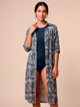 Ladda in bilden i gallerivisningen, Gallery: Uv Line Hemdblusenkleid Midi Chemise Tie Dye Blue Upf50+
