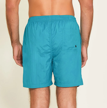 Ladda in bilden i gallerivisningen, Model Back: Uv Line Bermuda-Shorts Short Lucca Petroleo Upf50+

