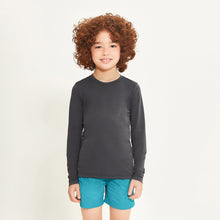 Ladda in bilden i gallerivisningen, Model Front: Uv Line Rashguard Longsleeve Uvpro Kids Preto Upf50+
