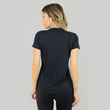 Ladda in bilden i gallerivisningen, Model Back: Uv Line Fitness-Top Sport Fit Fem Preto Upf50+
