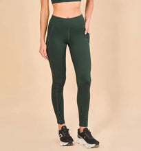 Ladda in bilden i gallerivisningen, Gallery: Uv Line Fitness-Shorts Legging Fit Aspen Green Cactus Upf50+
