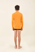 Ladda in bilden i gallerivisningen, Model Back: Uv Line Rashguard Longsleeve Uvpro Kids Orange Upf50+

