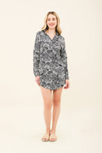 Ladda in bilden i gallerivisningen, Model Front: Uv Line Hemdblusenkleid Shirtdress Dalia Marinho Upf50+
